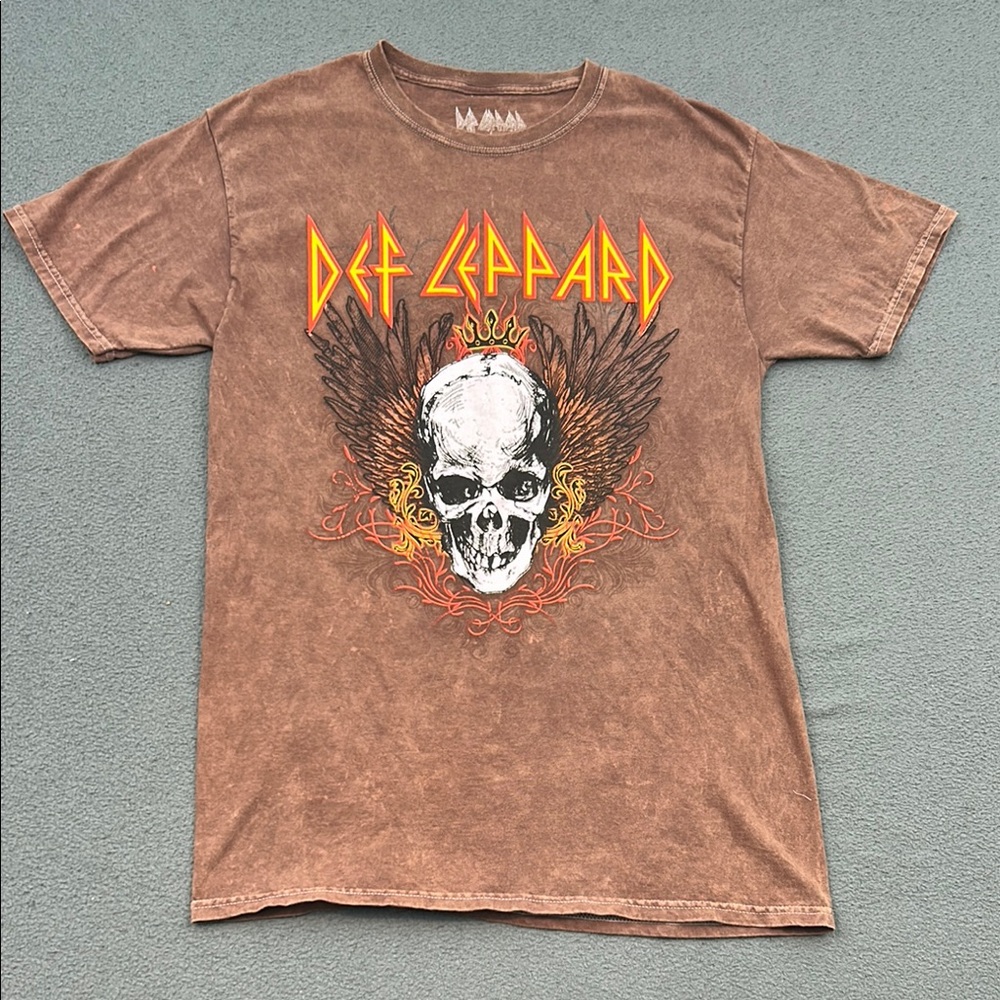 Def Leppard Graphic Band T-Shirt | Size Medium | Vintage Rock Tee | 100% Cotton